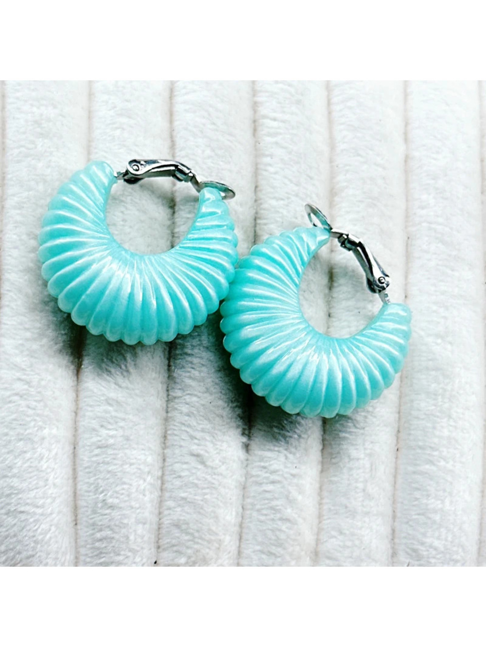 5483gc. Mint Green Plastic Vintage Clip Ons